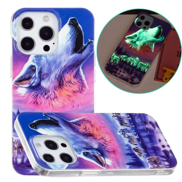 Kryt na iPhone 14 Pro Max svietiaci Vlci