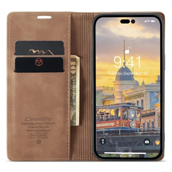 Puzdro CASEME pre iPhone 14 Pro hnedé