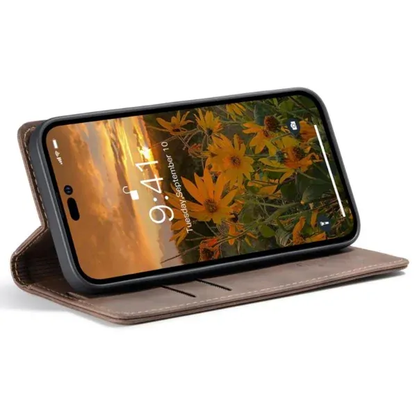 Puzdro CASEME pre iPhone 14 Pro tmavo hnedé