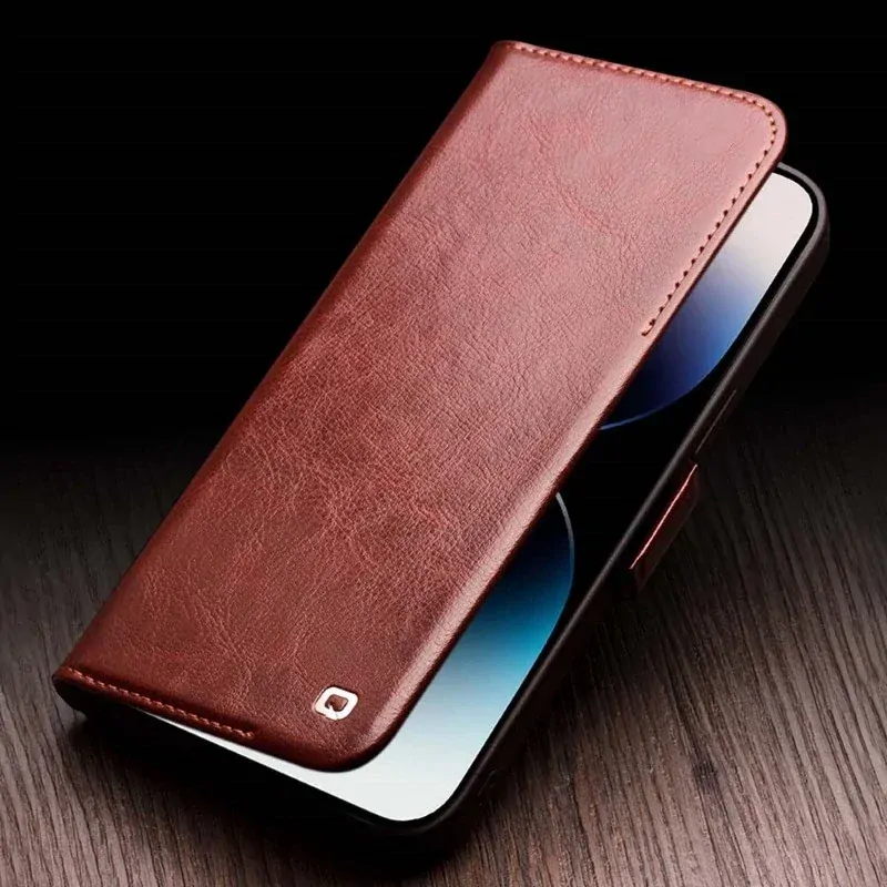 Puzdro kožené QIALINO na iPhone 14 Pro čierne