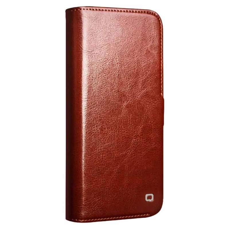 Puzdro QIALINO na iPhone 16 Kožené hnedé