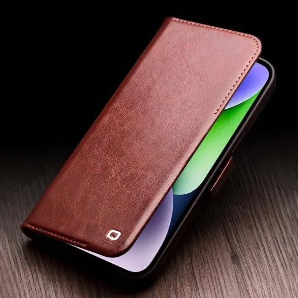 Puzdro kožené QIALINO na iPhone 14 Plus čierne